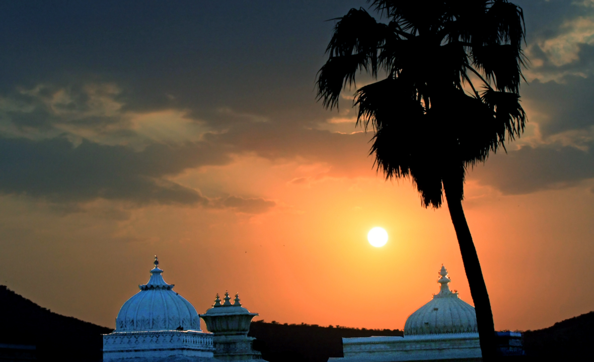 INDISCHER SONNENUNTERGANG AM PICHOLA SEE