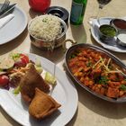 Indisches Curry mit Samosa, Restaurant in Berlin 2021