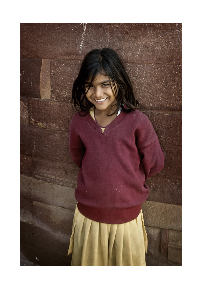 Indisches Mädchen in Fatehpur Sikri