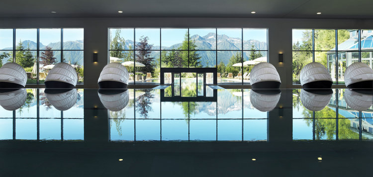 Indoor-Pool im Interalpen-Hotel Tyrol