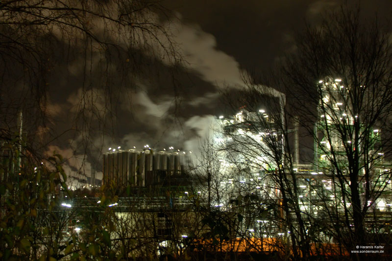 Industrie bei Nacht