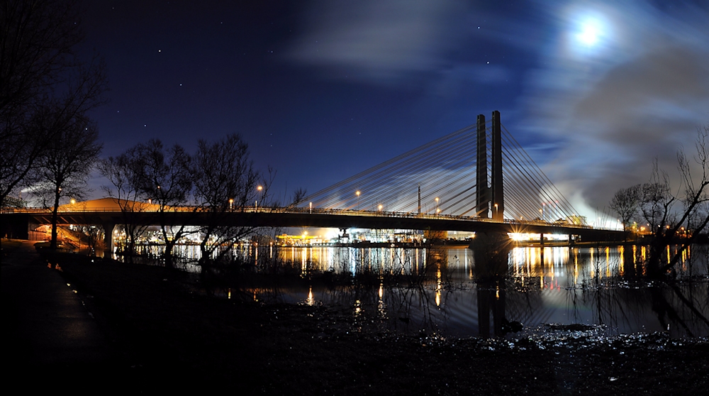 Industrie bei Nacht