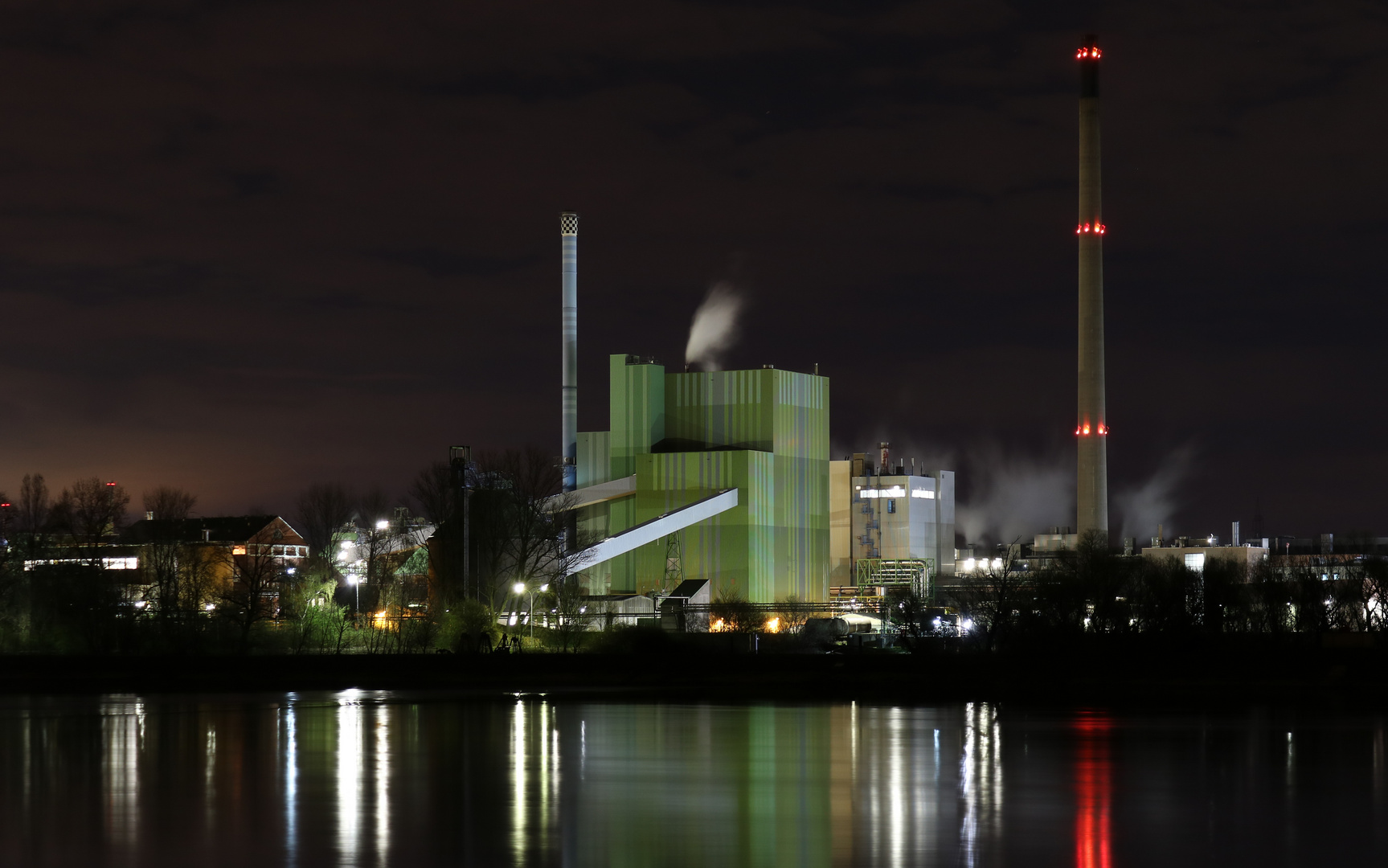 Industrie bei Nacht