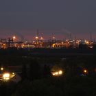 InDUstrie bei Nacht