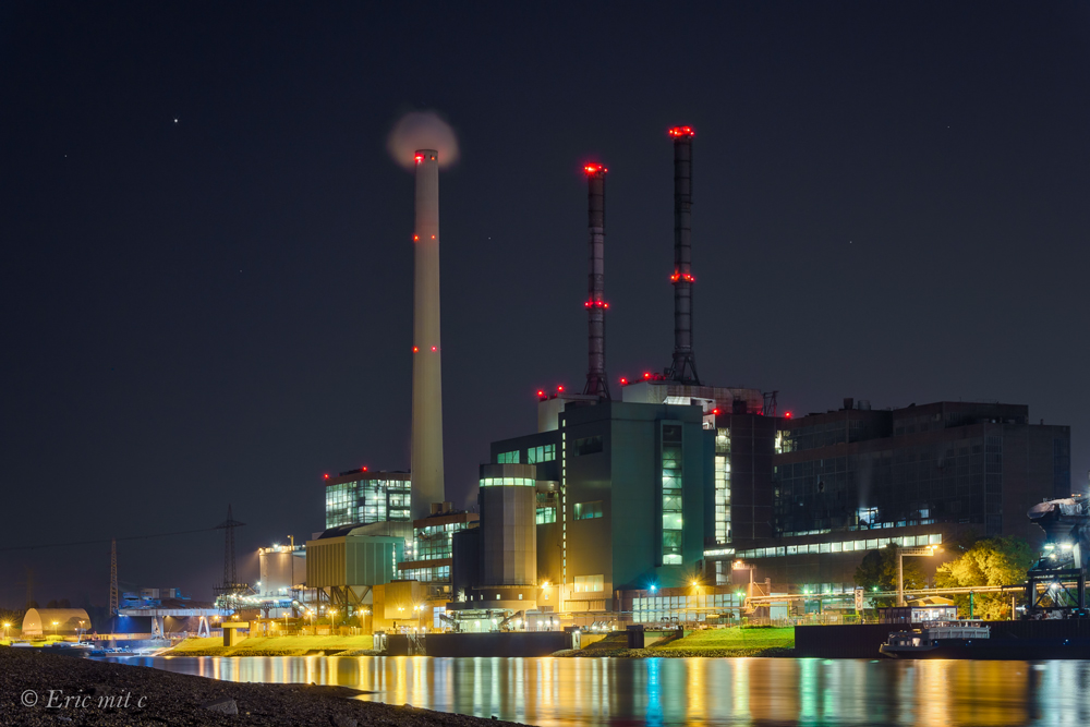 Industrie bei Nacht