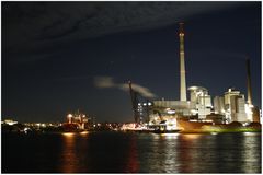 Industrie bei Nacht