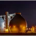 Industrie bei Nacht - Faulbehälter