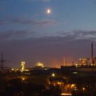 Industrie bei Nacht in Duisburg