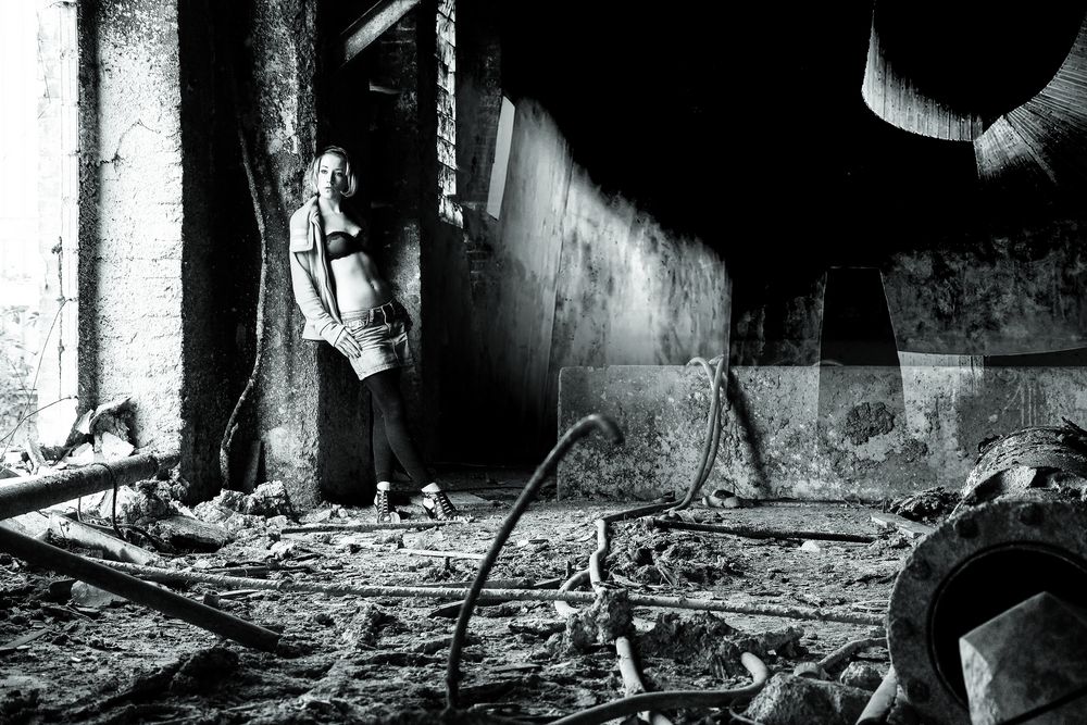 Industrie-Keller Foto & Bild | indoor, fashion, menschen Bilder auf