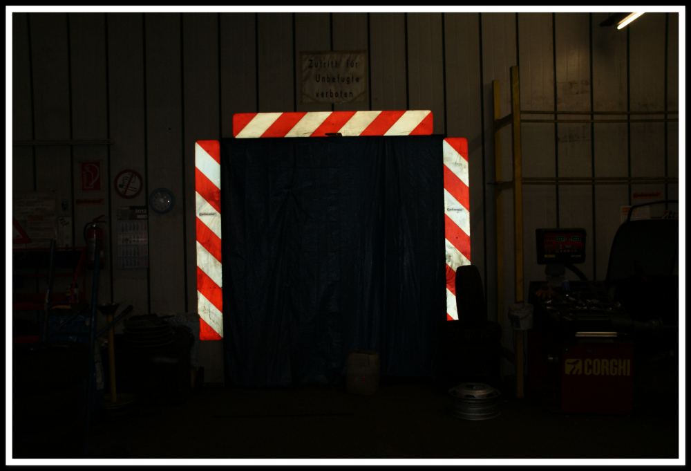 INDUSTRIE-SECURITY-REFLECTOR