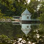 Industrie trifft Natur - Pumpenhaus im Weiher