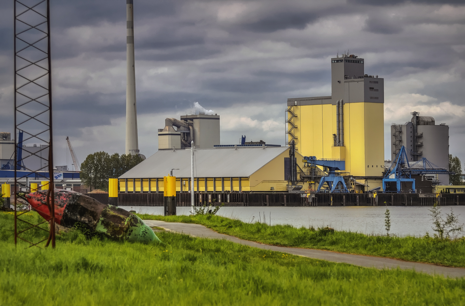 Industrie und Landschaft II