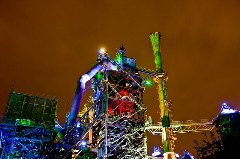 Industrie und Landschaftspark Duisburg bei Nacht