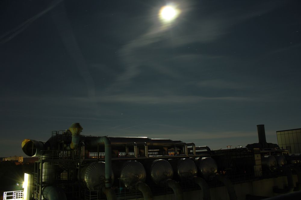 Industrie und Mond