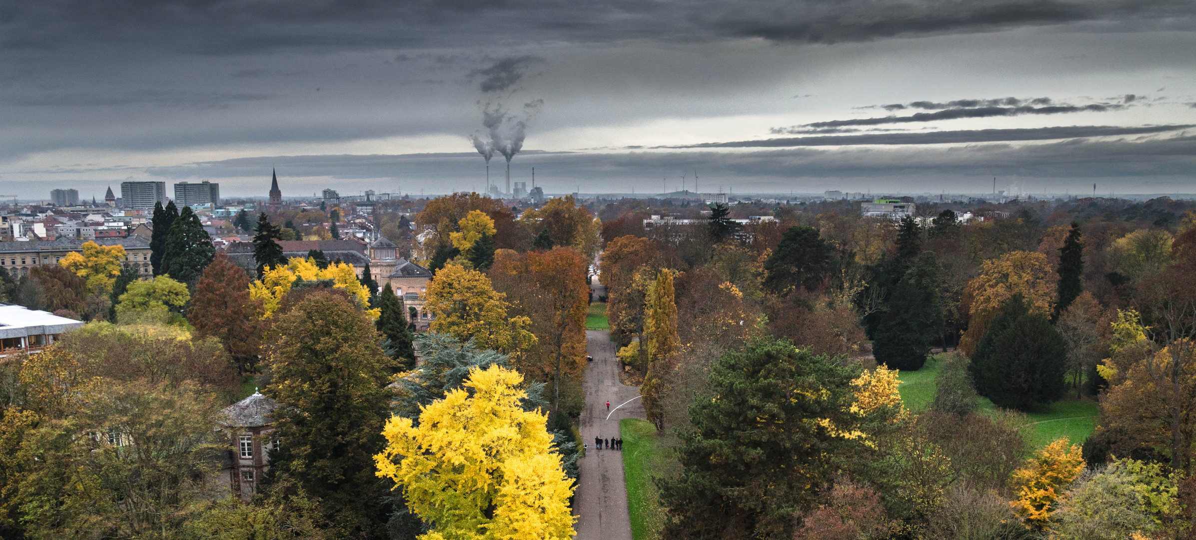 Industrie und Natur miteinander verbunden