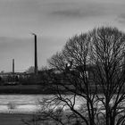 Industrie und Natur / SW / Pano