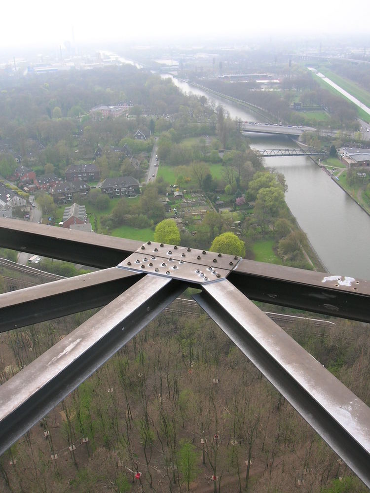 Industrie zerschneidet Landschaft