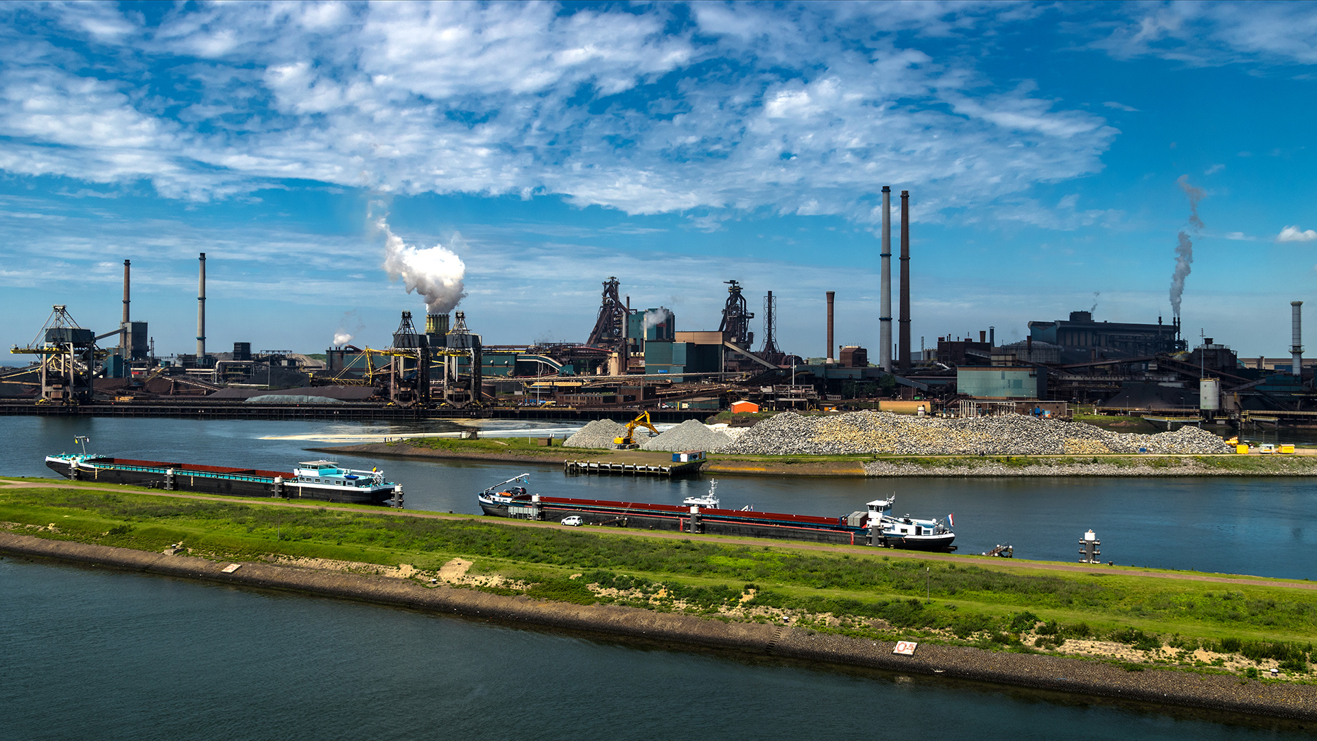 Industrieanlagen am Nordseekanal (IJmuiden) 01 