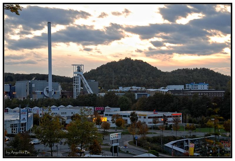 Industriegebiet in der Abenddämmerung ....