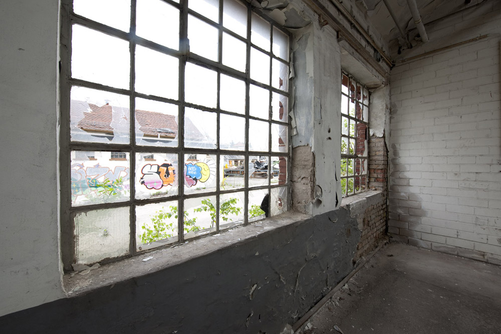 Industriehalle mit Fenster original