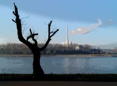 Industrielandschaft am Rhein bei Köln