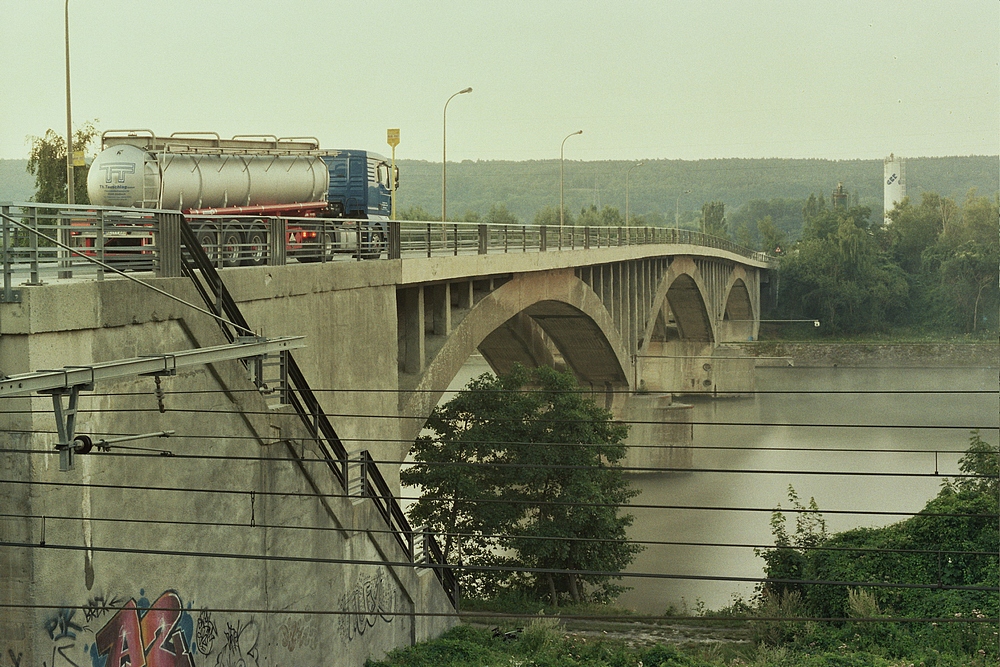 Industrielandschaft an der Maas