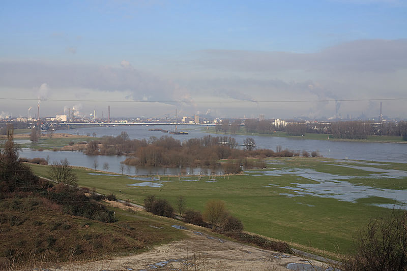 Industrielandschaft bei Duisburg