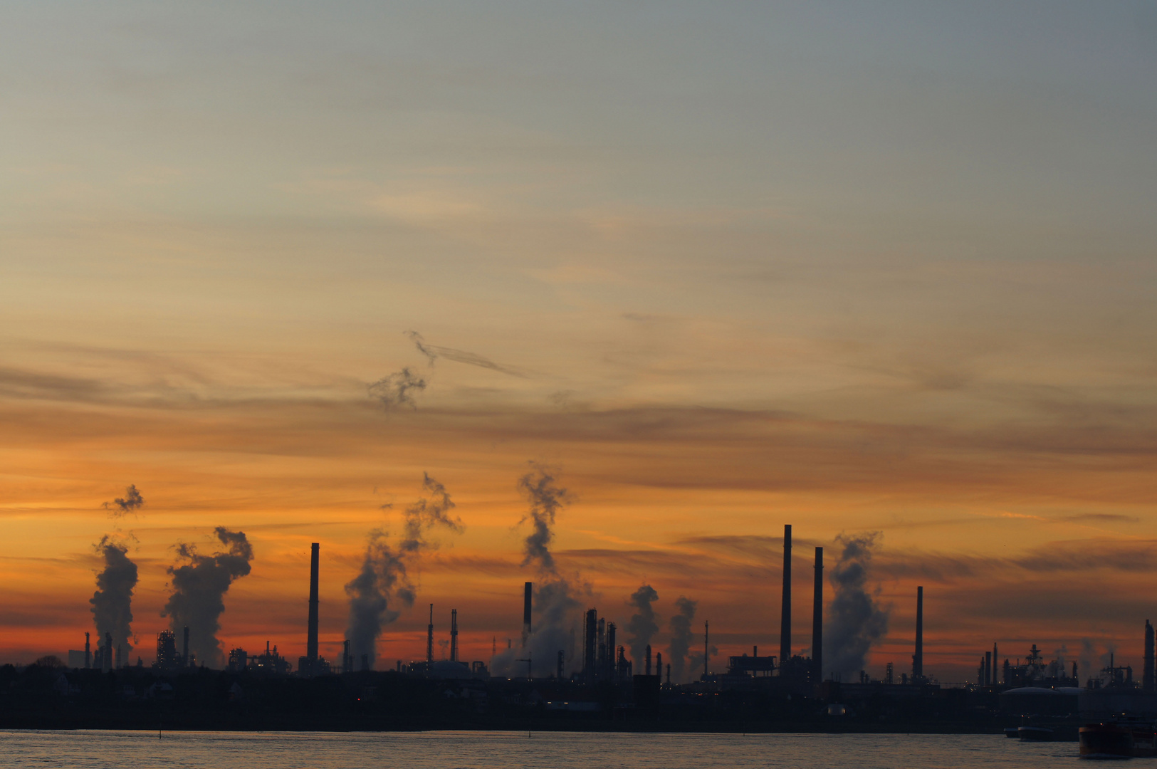 Industrielle Sonnenuntergangsromantik ... Gibt es so was überhaupt?