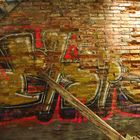 Industrieofen alter Textilfabrik mit Grafitti