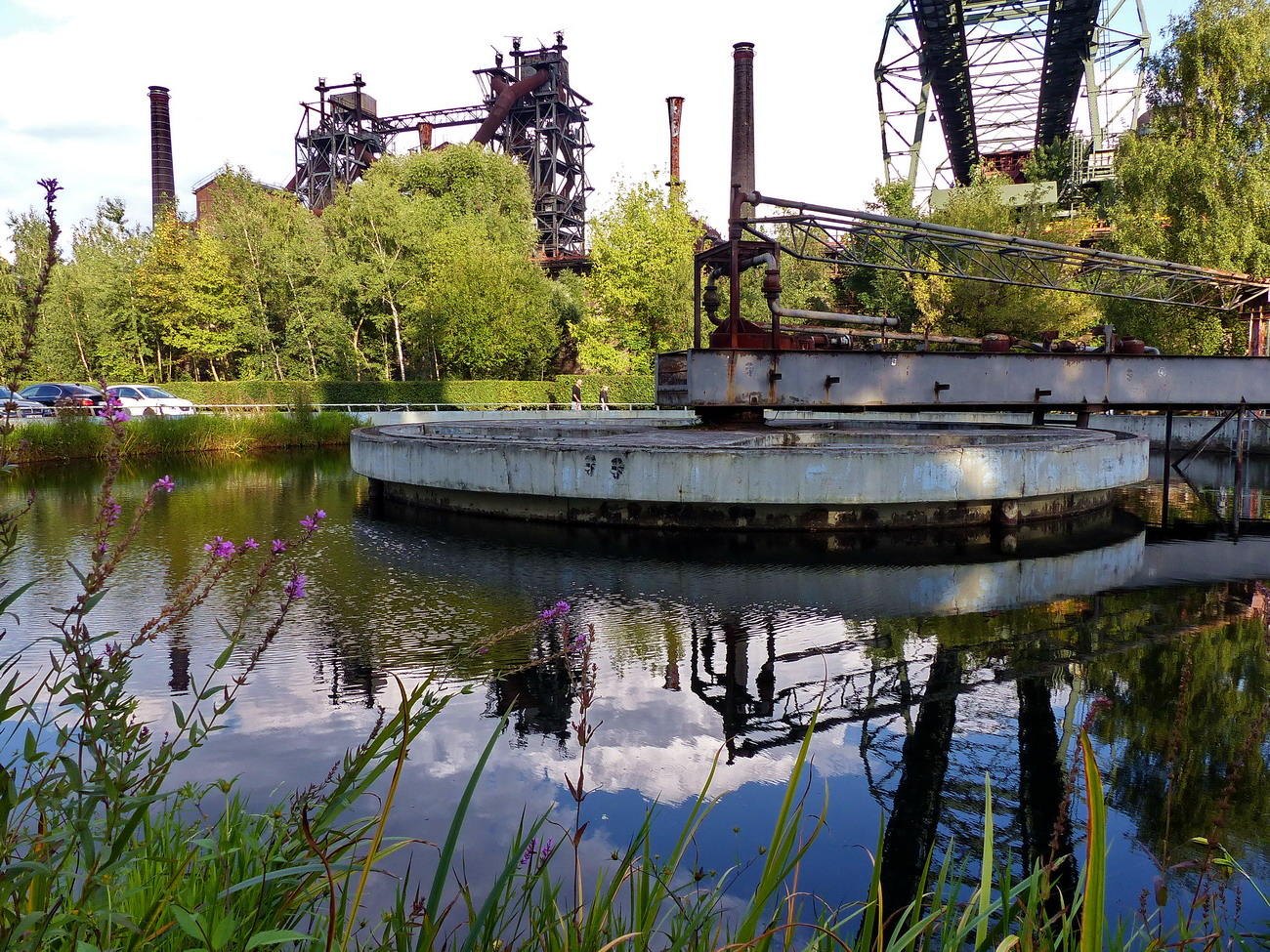 Industriepark Nord Duisburg - gespiegelte Industrieobjekte