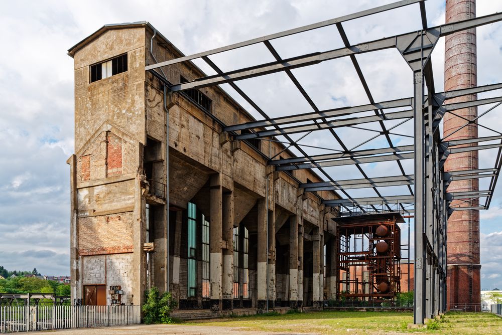 Industrieruine auf dem Gelände des Bergwerks Reden (Saarland)