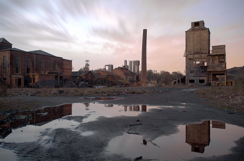 Industrieruine by Night