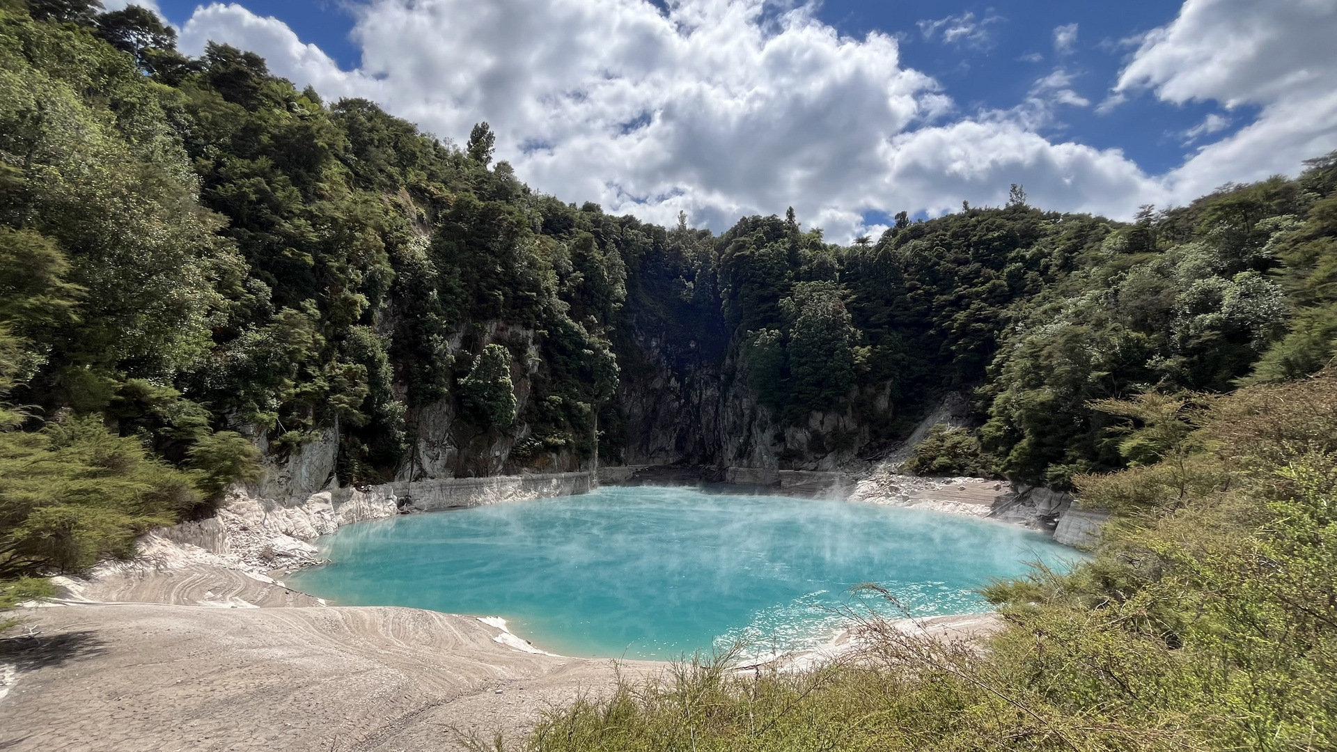 Inferno Crater, NZ