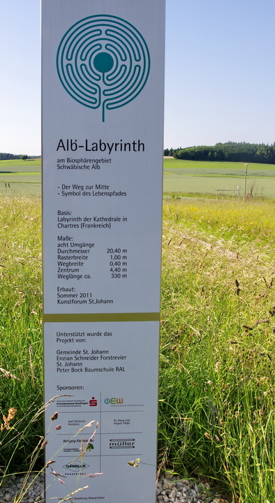 Informationstafel zum Labyrinth