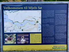 Infotafel zum Vogel-Naturschutzgebiet in Mjels