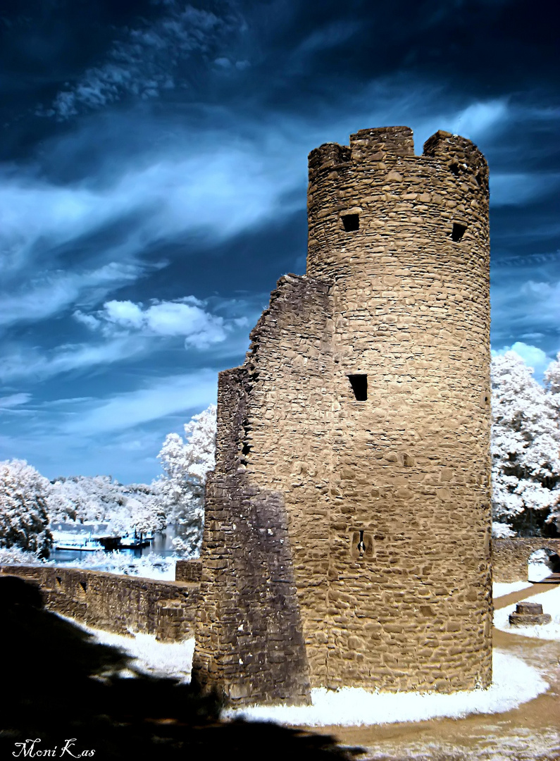 Infrarotfotografie - Burgruine Hardenstein Witten