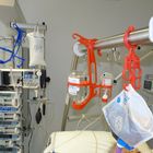 Infusionsflaschenhalter am Bettgalgen, Red Gekko Klemme,