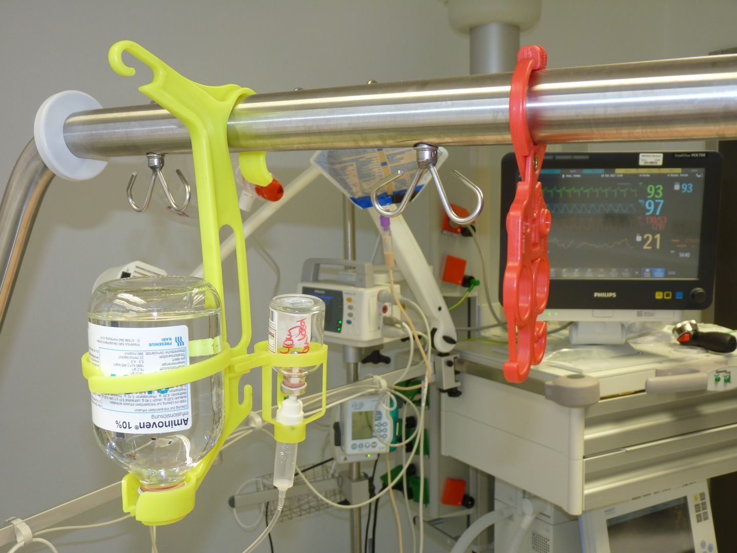 Infusionshalter am Bettgalgen Intensivbett MRSA und RED GEKKO Klemme 