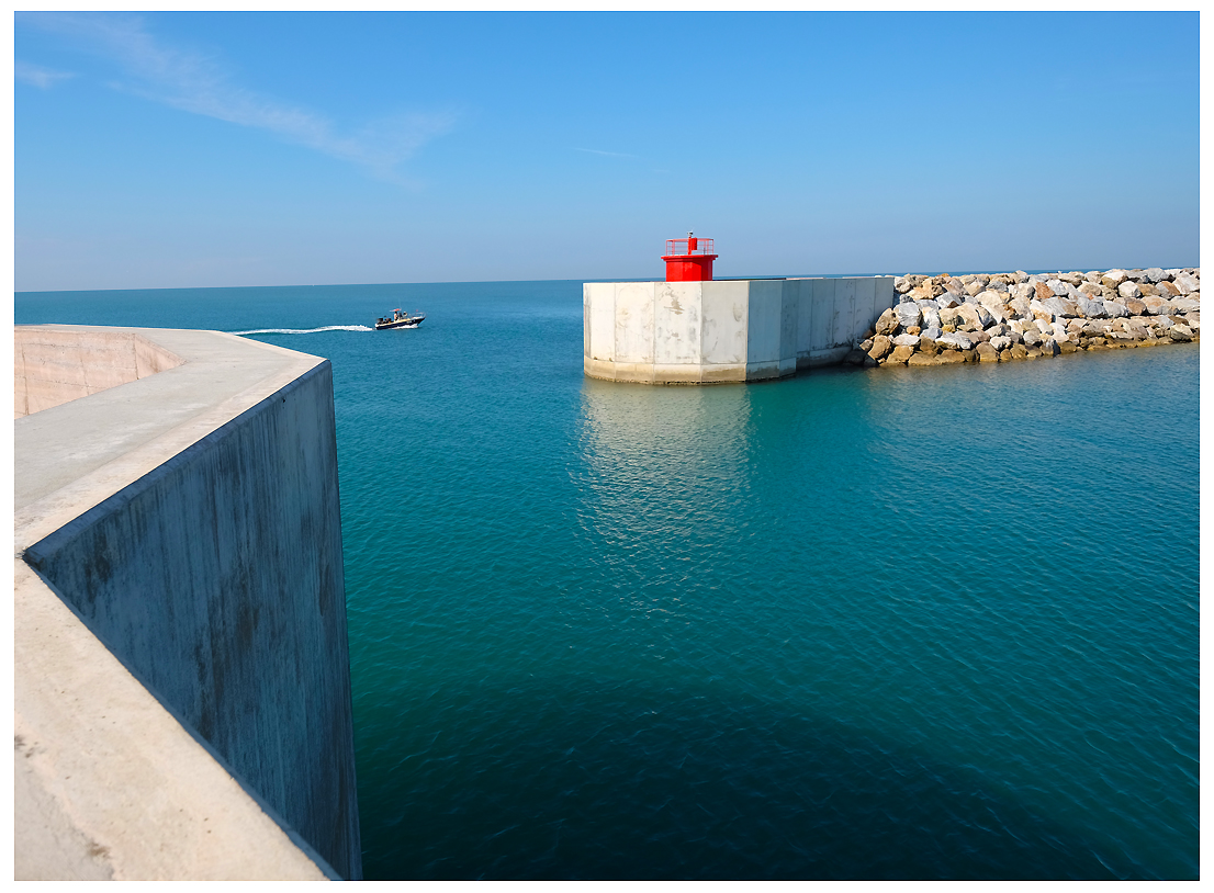 Ingresso del Porto Nuovo di Marina di Pisa