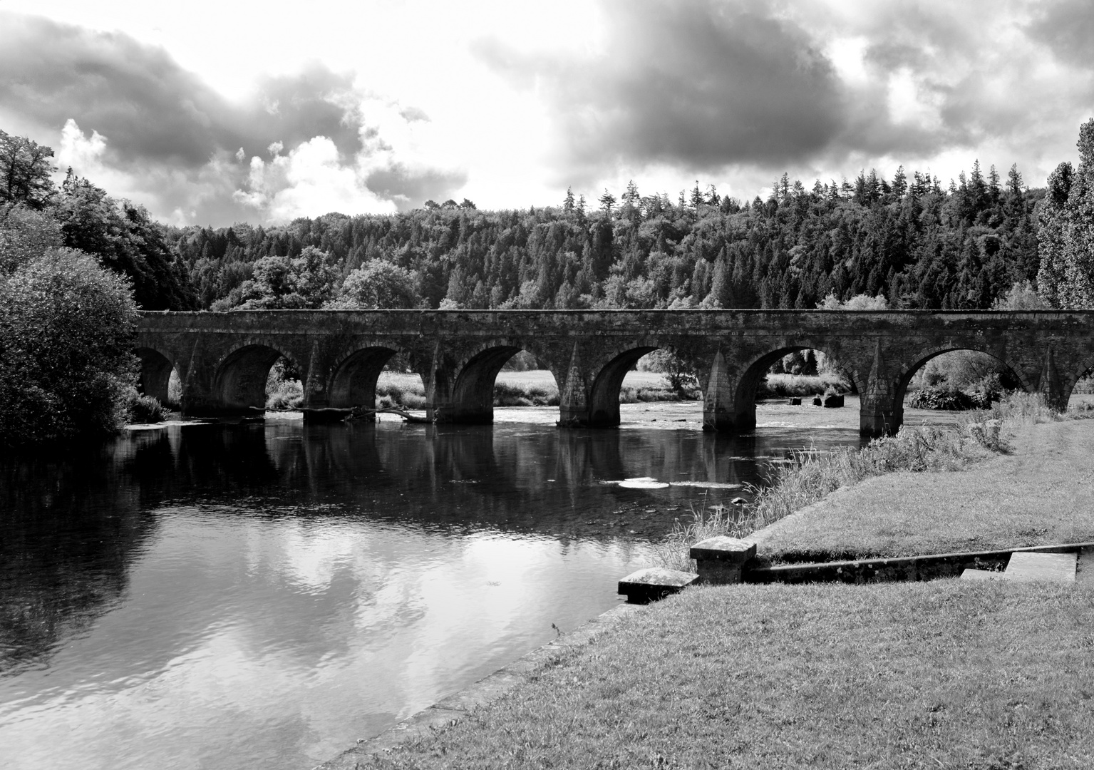 ... Inistioge bridge I ...