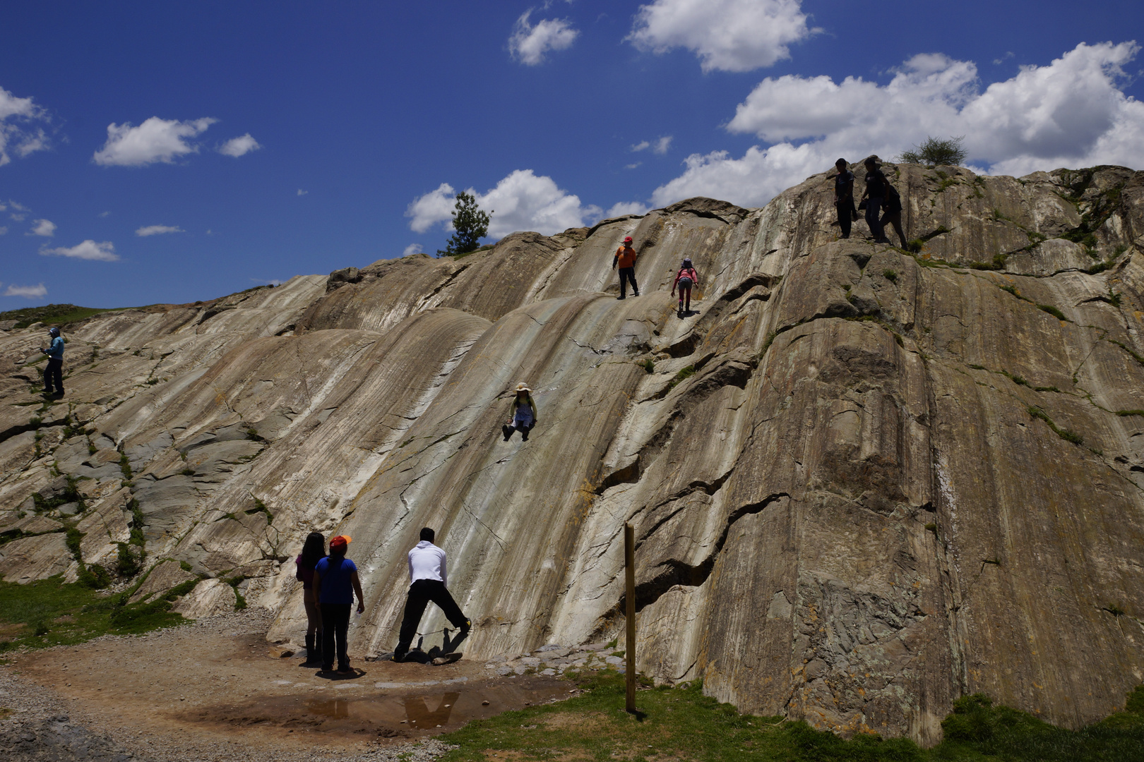 Inka - Rutschbahn in Saqsaywaman oberhalb Cuszco, Peru