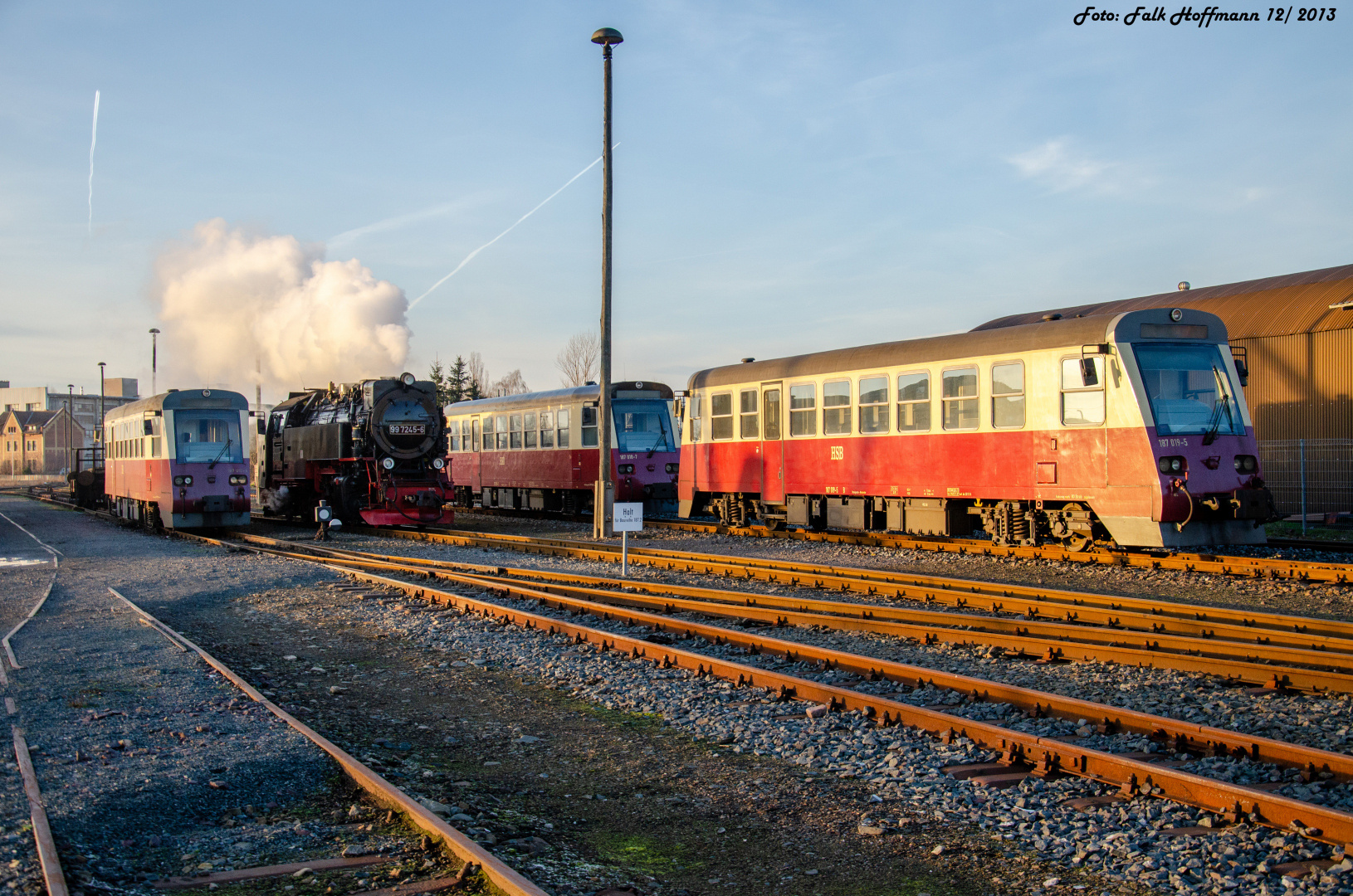 Inmitten der Triebwagen