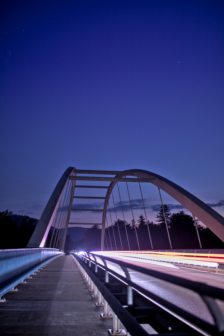 Innbrücke in Neubeuern bei Nacht