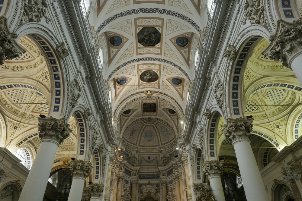 Innen Kirche zum Heiligen Georg in Barock