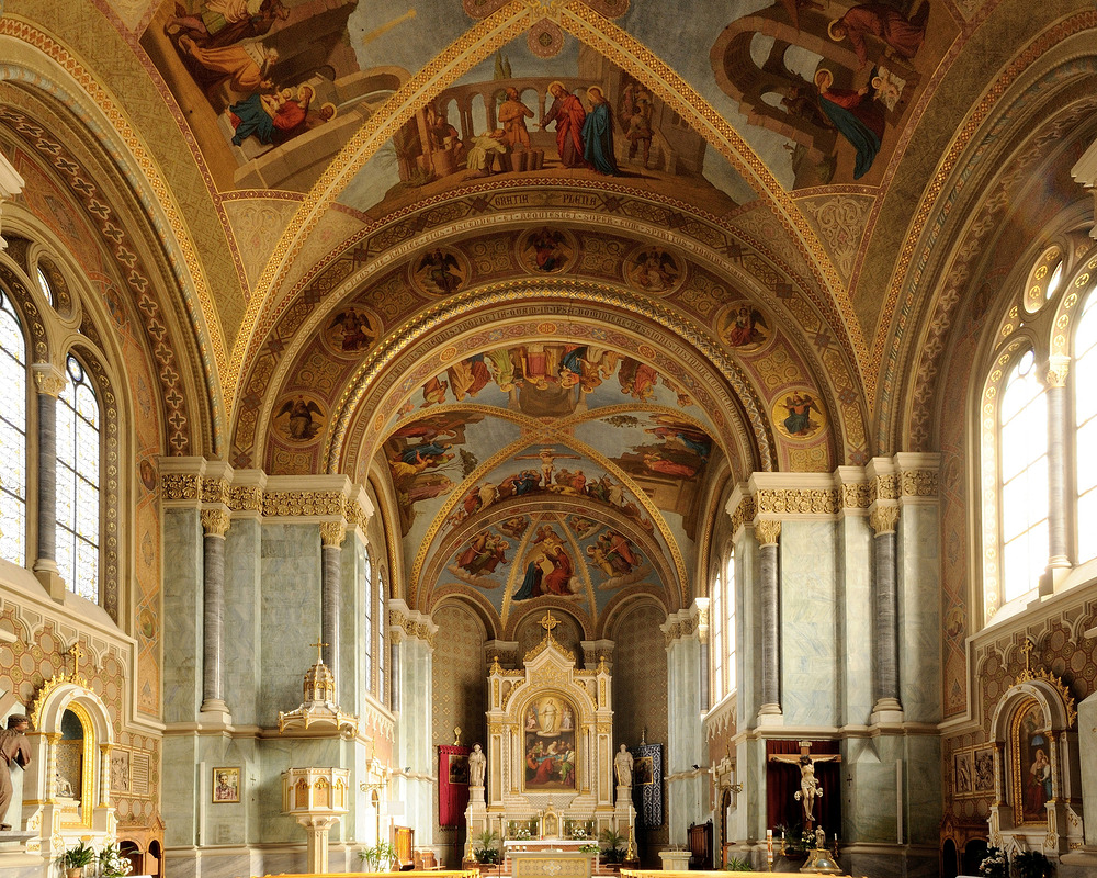 Innenansicht der Brunecker Pfarrkirche, die Kirche wurde...