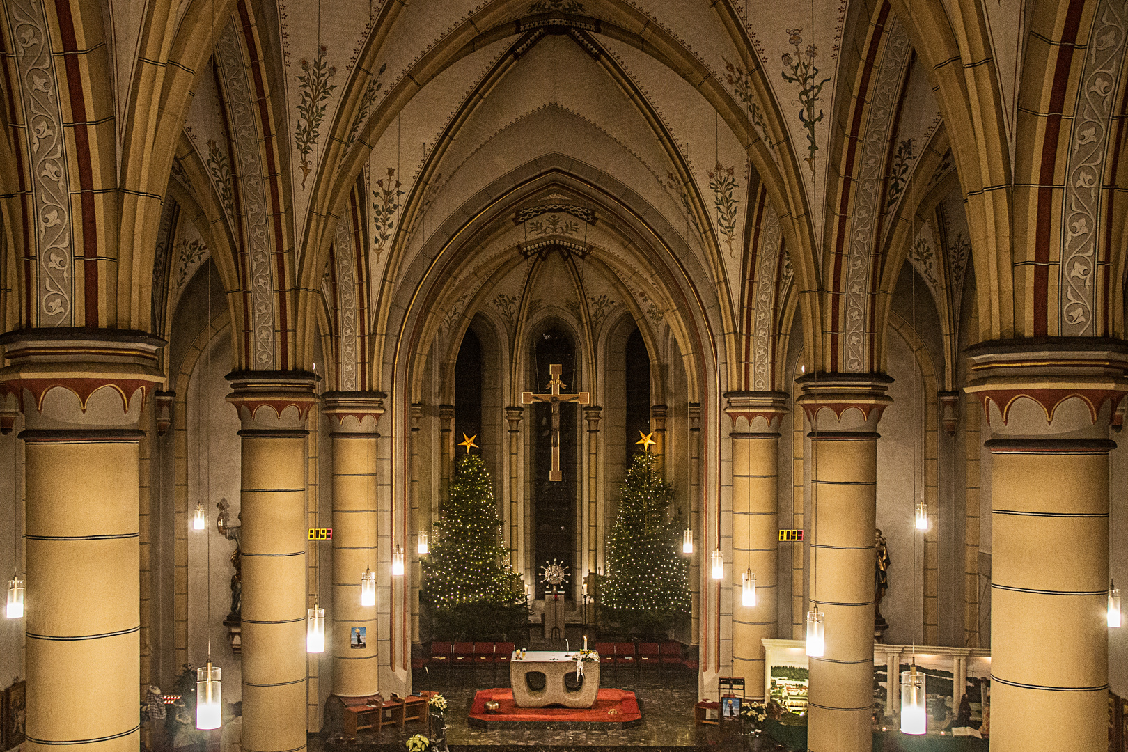 Innenansicht der Dorfkirche Theley im Saarland