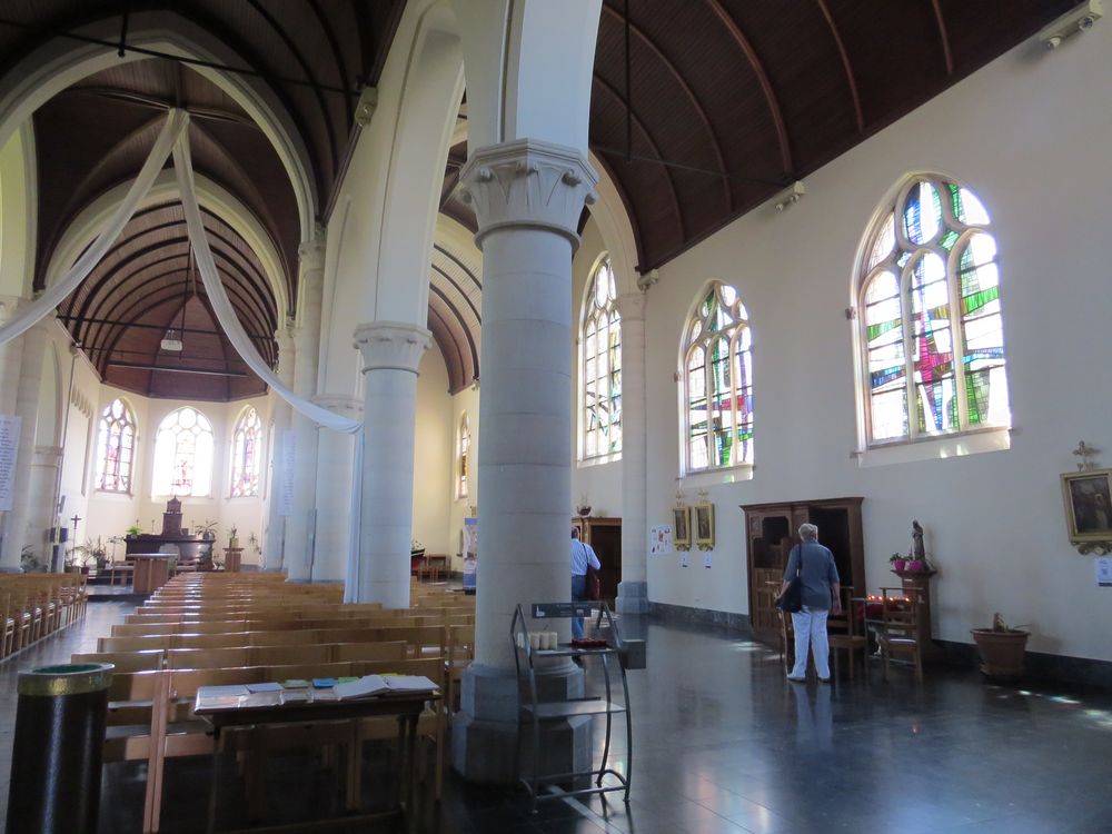 Innenansicht der Kirche in Zeebrugge