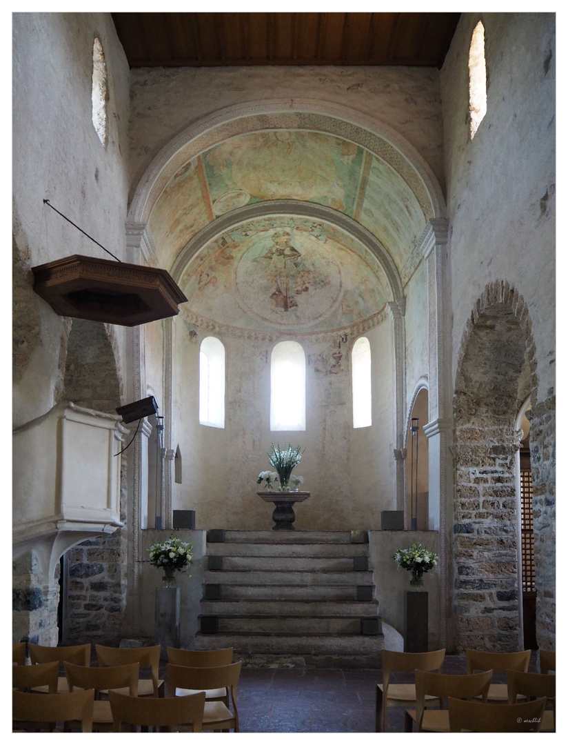 Innenansicht der Schlosskirche Spiez