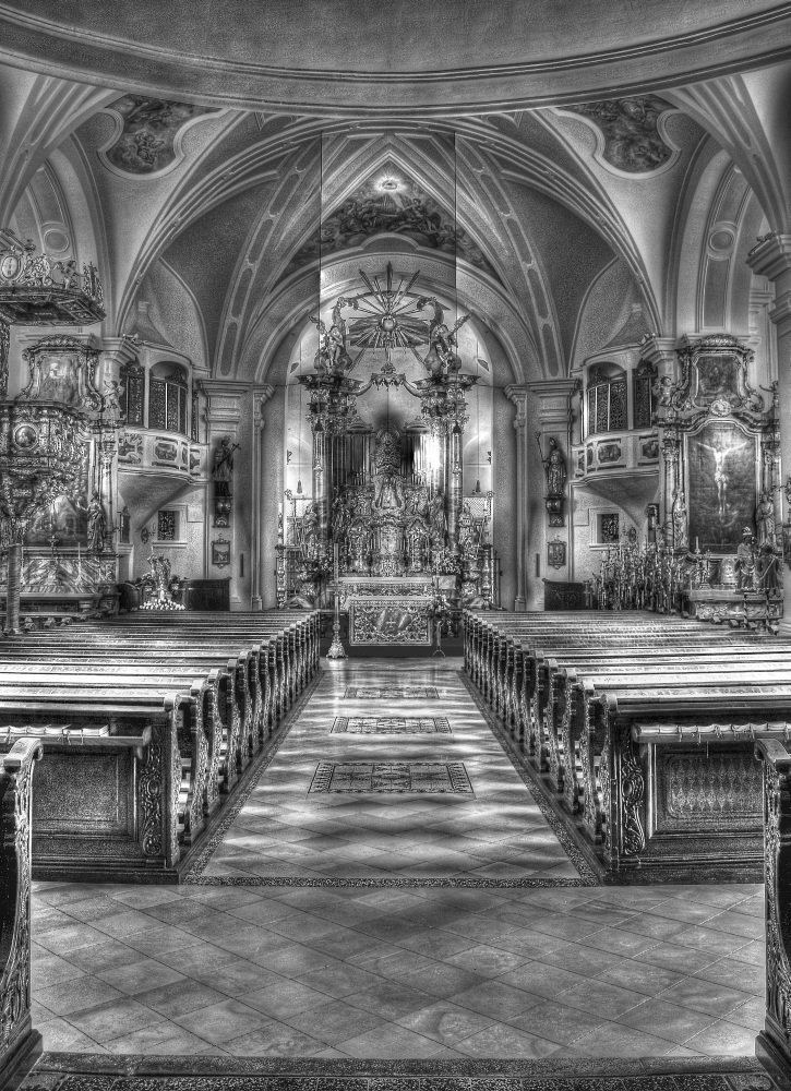 Innenansicht der Wallfahrtskirche in Neukirchen beim Hl. Blut