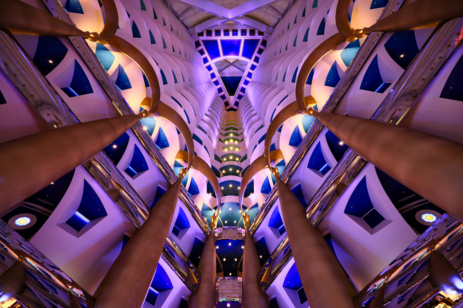 Innenansicht des Burj al arab Foto & Bild architektur, fotos, art Bilder auf